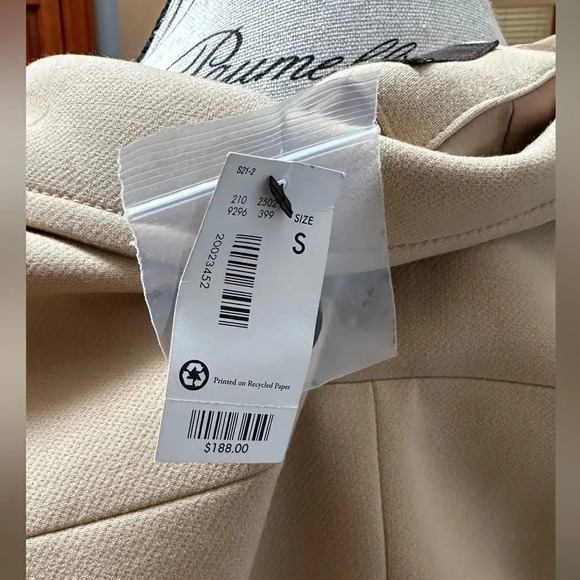 The Limited NWT pea coat with tortoise buttons and matching belt. Size small - Picture 4 of 5